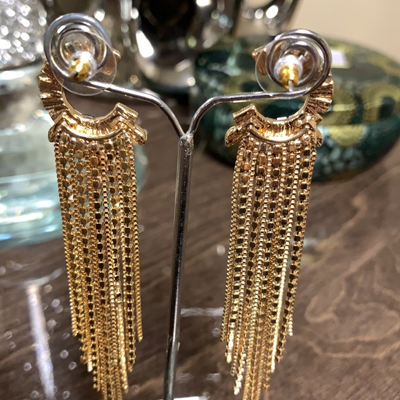GUESS Crystal Semi-circle & Fringe Chandelier Earrings - Picture 10 of 12